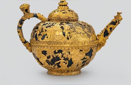 绝世珍品古董茶壶：品茶赏艺的完美结合